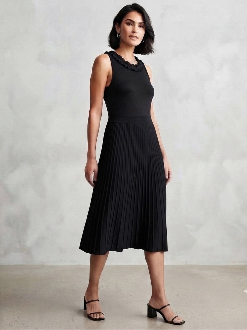Maggy London Black Sleeveless Ruffle-Neck Knit Dress, Women’s Size Large